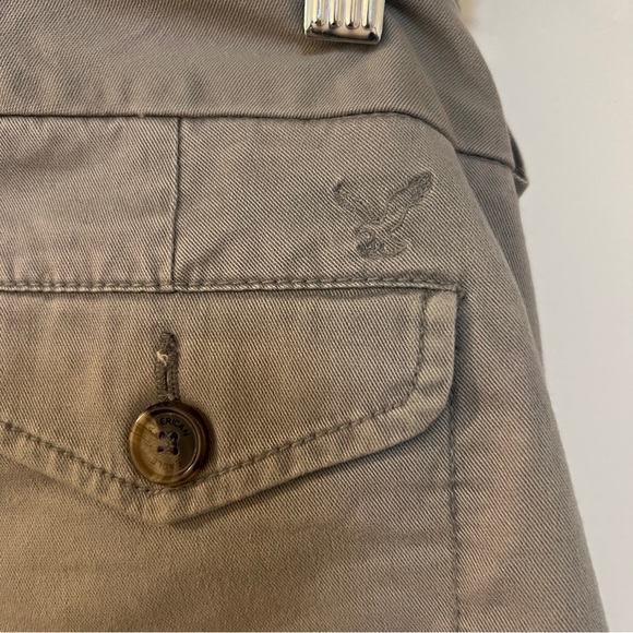 Grey Short Shorts - American Eagle (Size 2 shorts) 🐭 - Picture 10 of 14